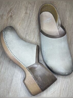 Dansko Brenna Slip-On Clog Taupe Tan Brown Burnished Suede Women’s US 8,5 EU39